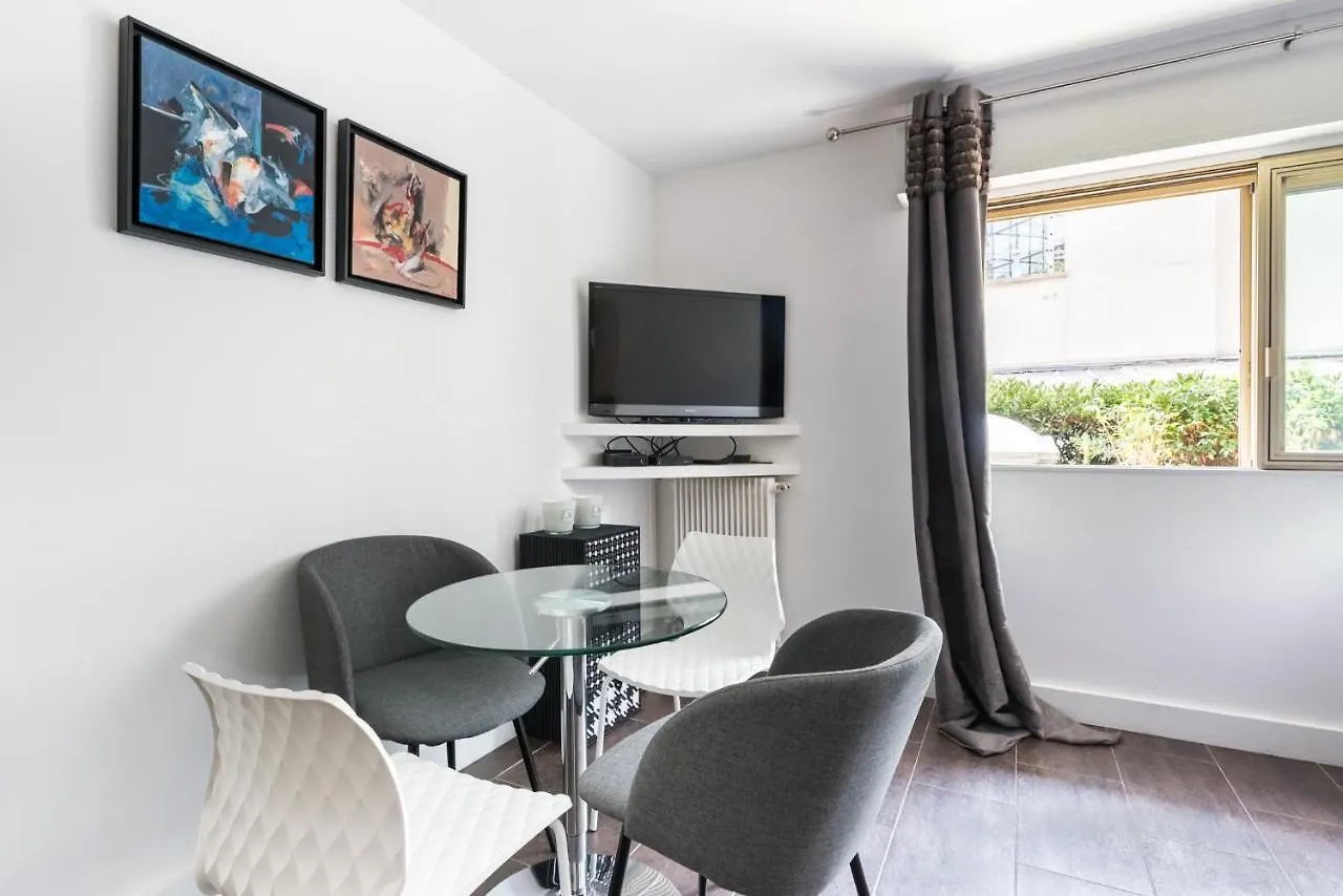 Artois Studio Apartment